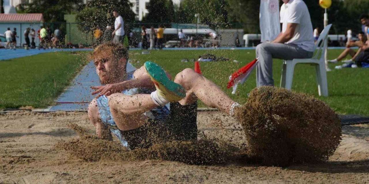 Manisa’da Yapılan Ünilig Atletizm Türkiye Şampiyonası Sona Erdi