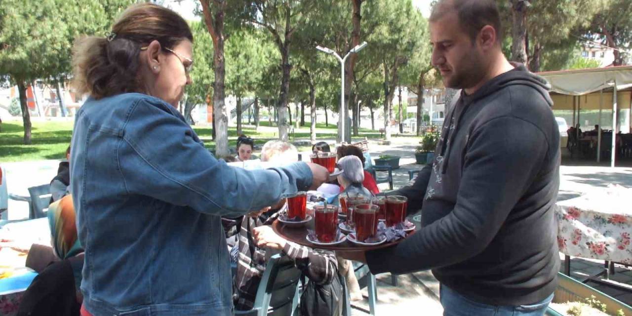 Balıkesir’de Çölyaklılar Geleneksel Kahvaltıda Bir Araya Geldi