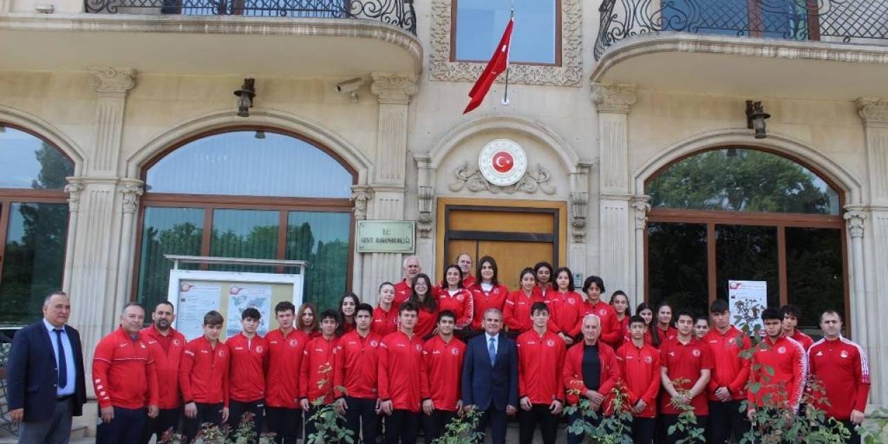 Gence Başkonsolosu Recep Öztop, Milli Judocuları Ağırladı