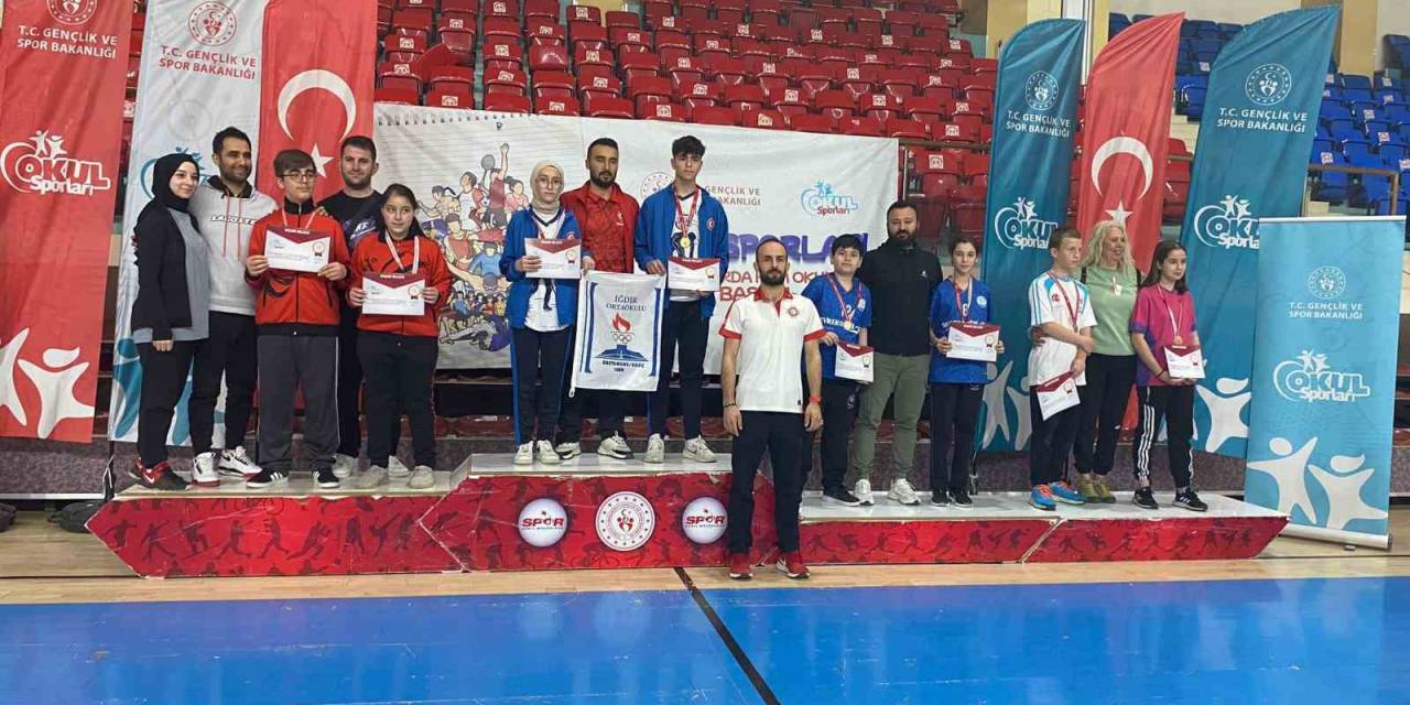 Floor Curling’de Alaplı Başarısı