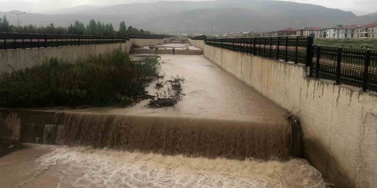 Erzincan’da Sağanak Etkili Oldu