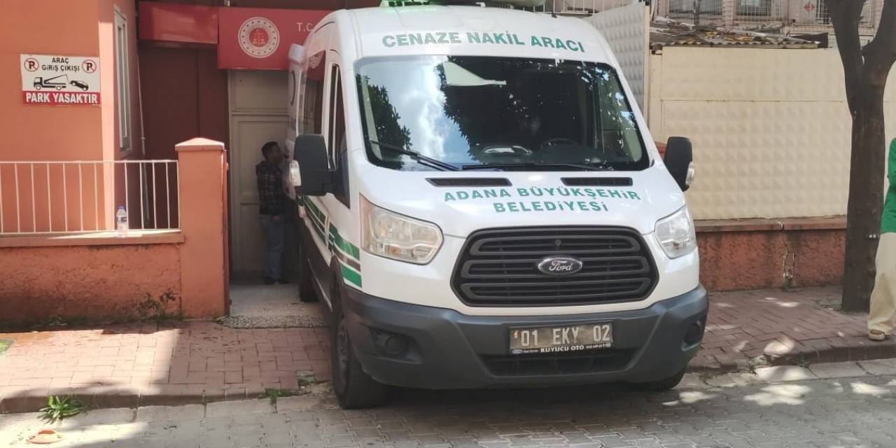 Eşinin Yeğeni Tarafından Öldürülen 2 Çocuk Annesinin Cenazesi Adli Tıptan Alındı
