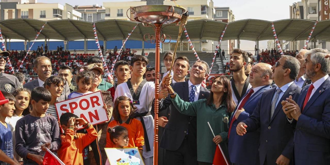 ‘spor Van’ Projesiyle 220 Bin Öğrenci Sporla Tanıştı