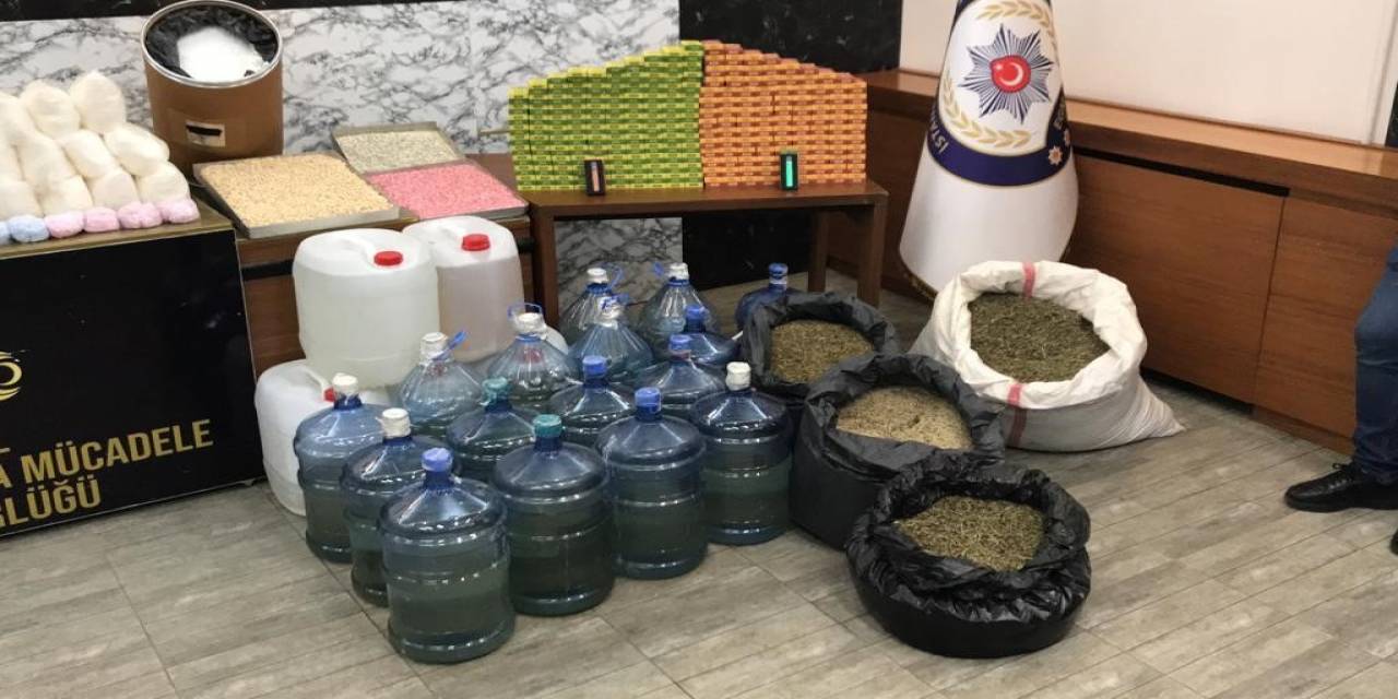Bakan Soylu’nun Duyurduğu Operasyonda Ele Geçirilen Uyuşturucular Emniyette Sergilendi