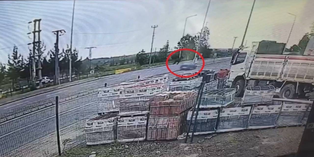 Otomobilin Çarptığı Yaya Havada Takla Attı