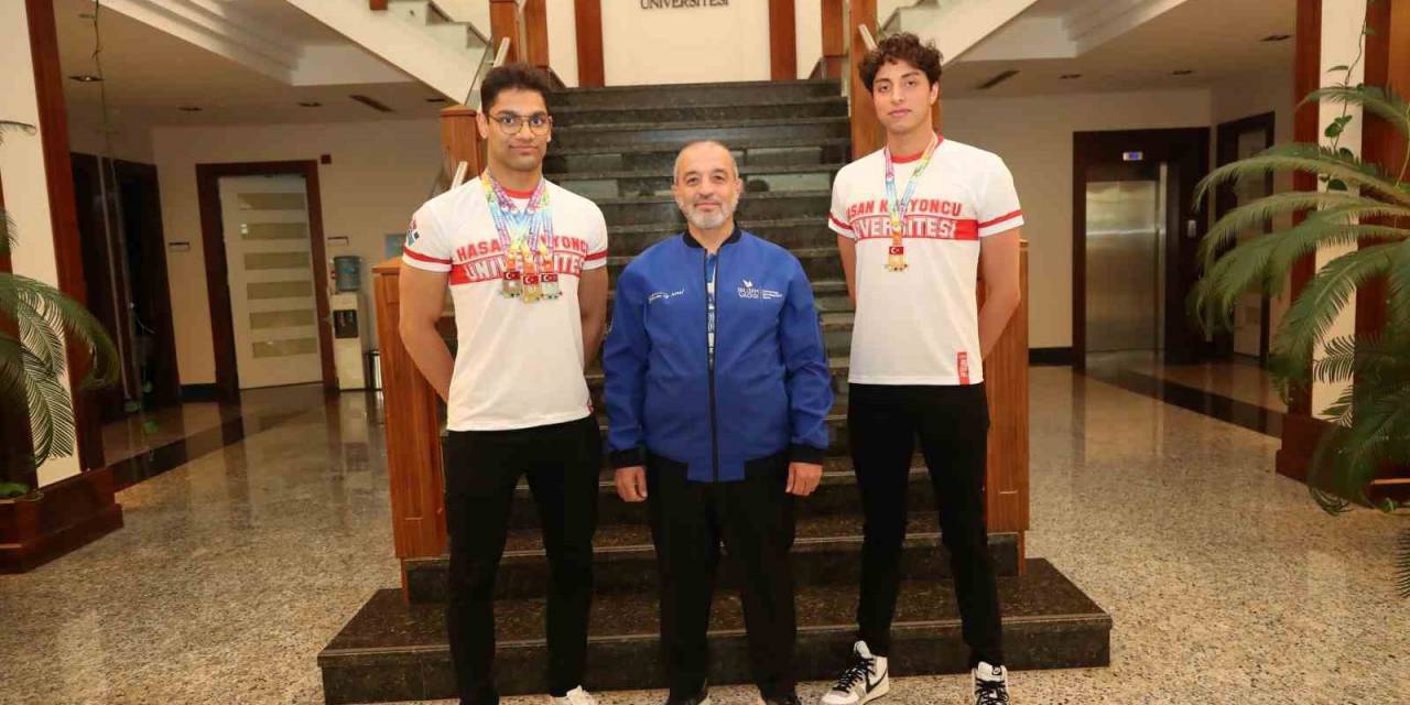 Hkü’lü Milli Sporculardan Yüzmede Çifte Başarı