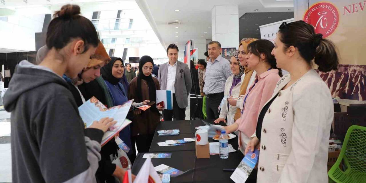 Üniversite Tanıtım Ve Tercih Fuarı’na Yoğun İlgi