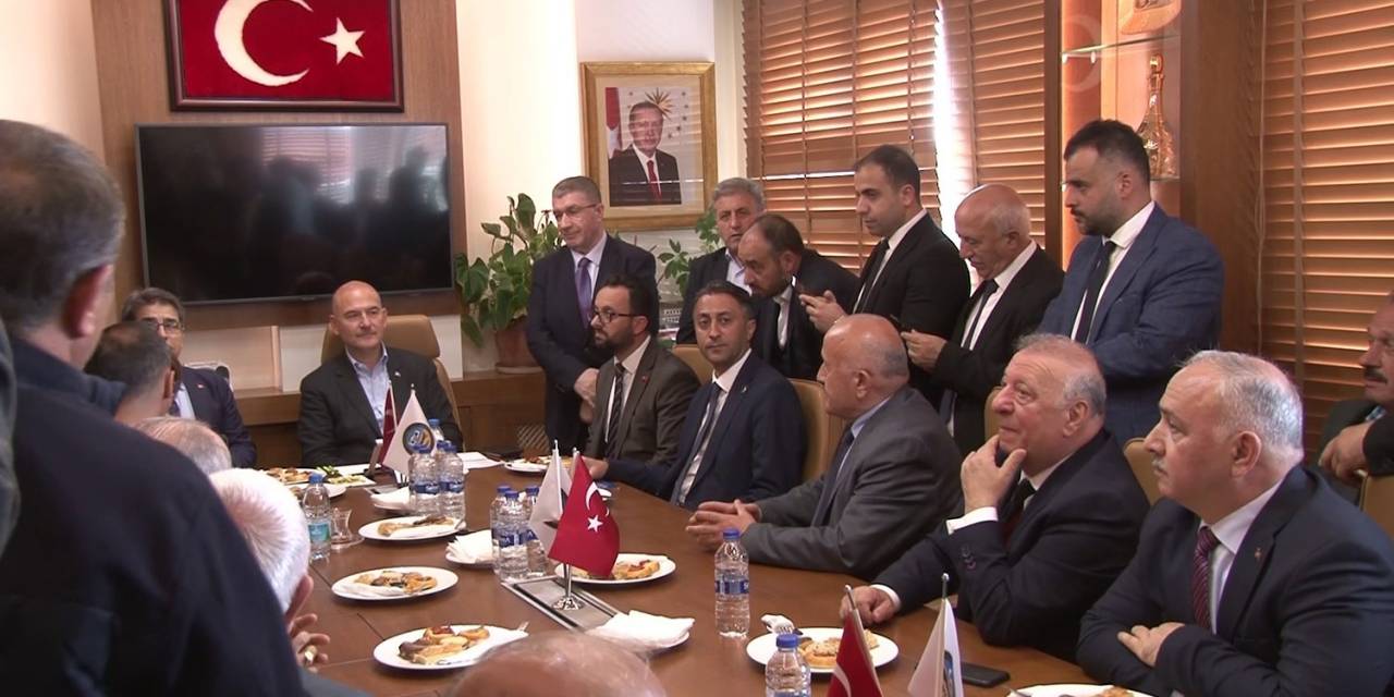 İçişleri Bakanı Süleyman Soylu, Bakırköy’de Esnaf Ve Sanatkarlarla Bir Araya Geldi