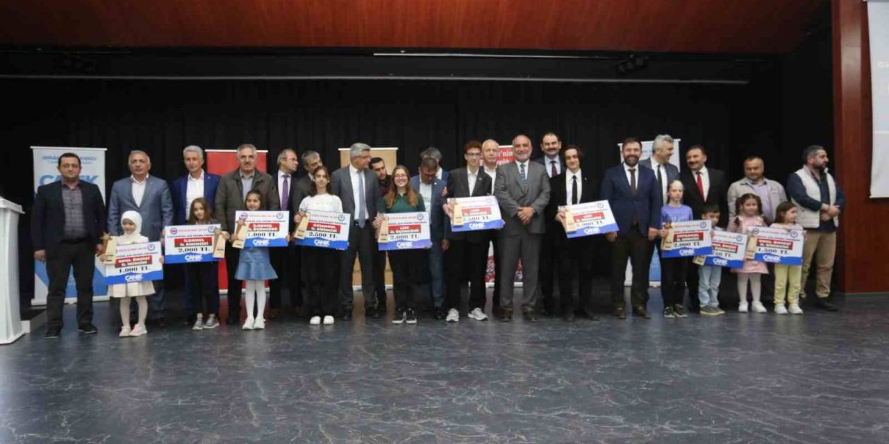 Öğrenciler Arası Şiir Yarışması’nda Ödüller Dağıtıldı