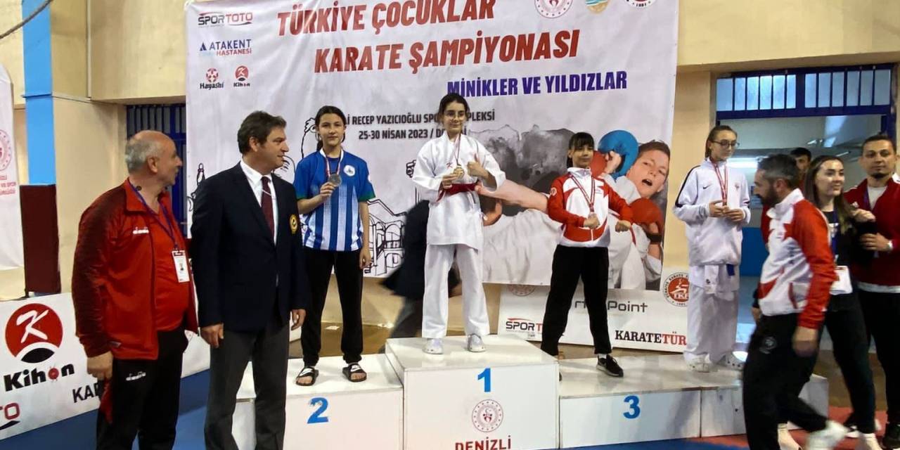 Kartepeli Aslı Bera Kurt Türkiye İkincisi Oldu