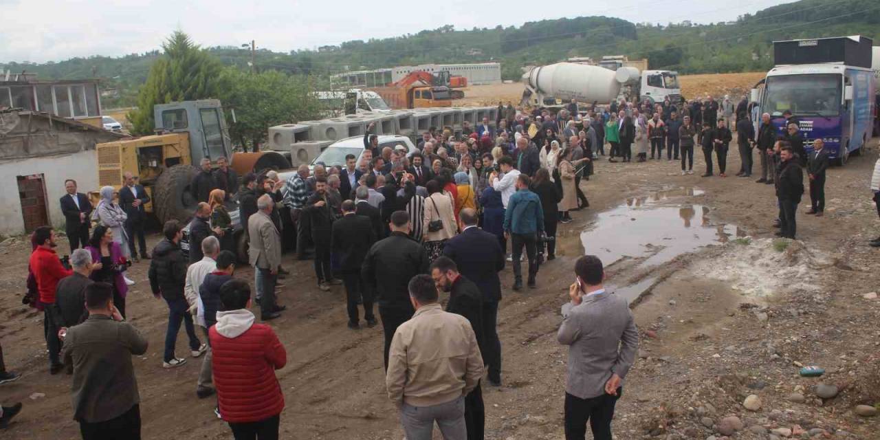 Bakan Özer: "ünye-akkuş-niksar Yolu Ekonomi Çarkı İçin Akdeniz’i Karadeniz’e Bağlayan Bir Yoldur"