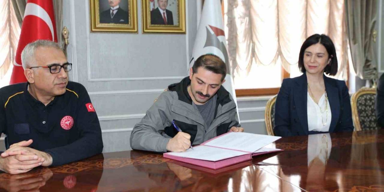 Depremde Hasar Gören Aile Sağlığı Merkezi Yeniden Yapılacak