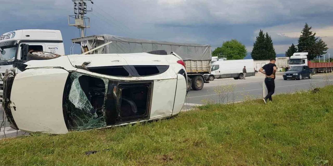 Kazada Otomobilden Fırlayan Genç Esnaf Hayatını Kaybetti