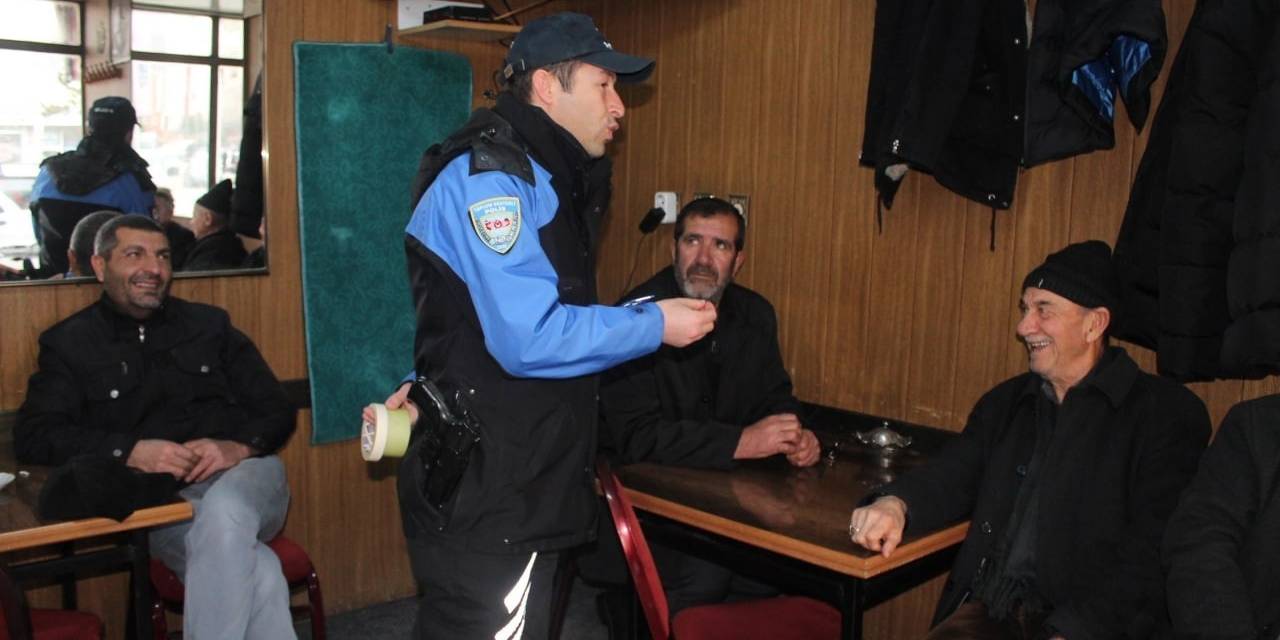 Polisler Dolandırıcılık Olaylarına Karşı Kahvehaneleri Gezerek Vatandaşları Uyardı
