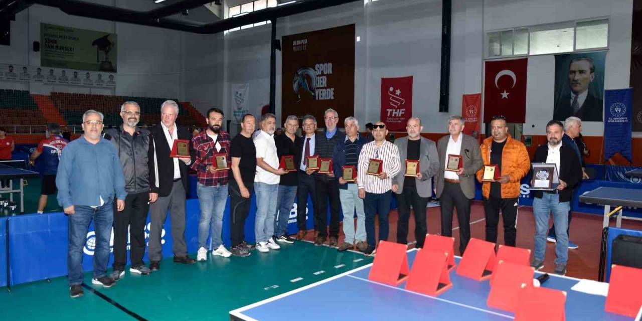 Köyceğiz’de Veteran Masa Tenisi Sporcuları Hünerlerini Sergiledi