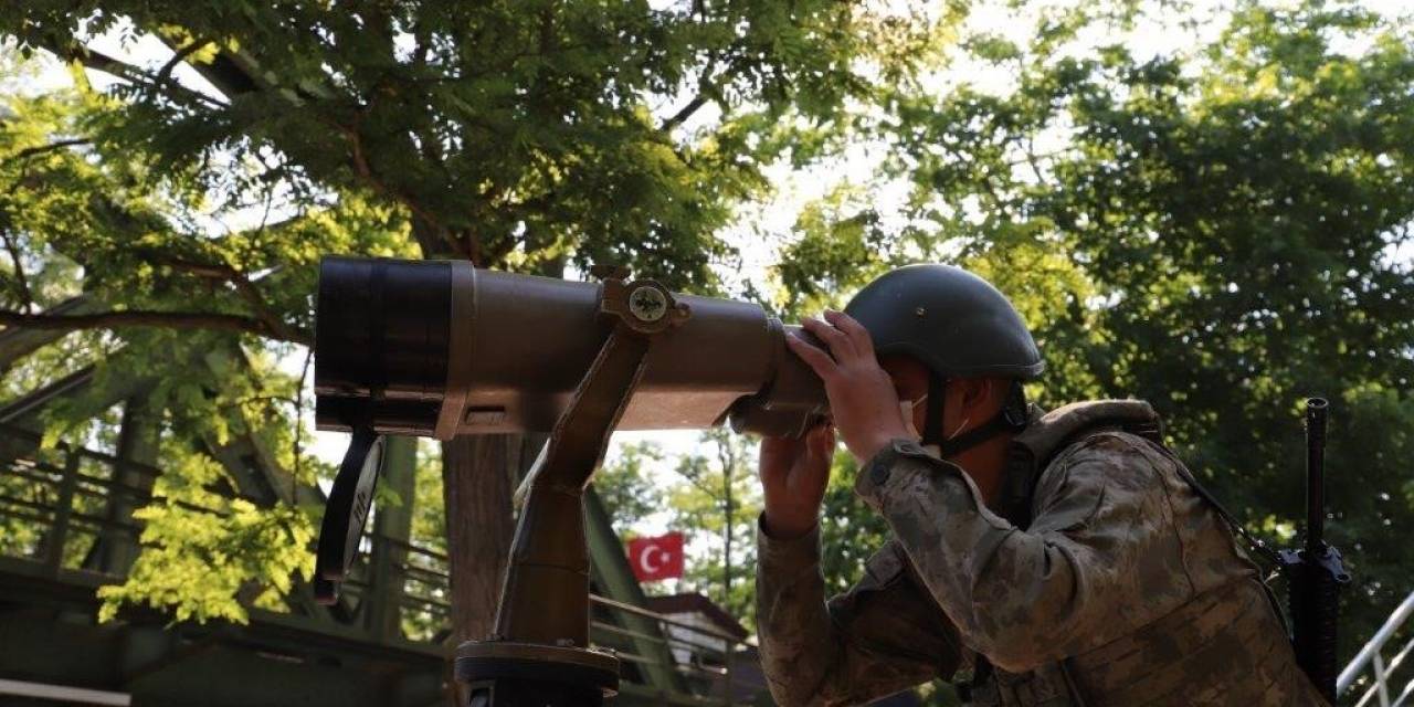 Msb: “ülkemizden Yunanistan’a Ve İran’dan Ülkemize Yasa Dışı Yollarla Geçmeye Çalışan 8 Kişi Yakalandı”