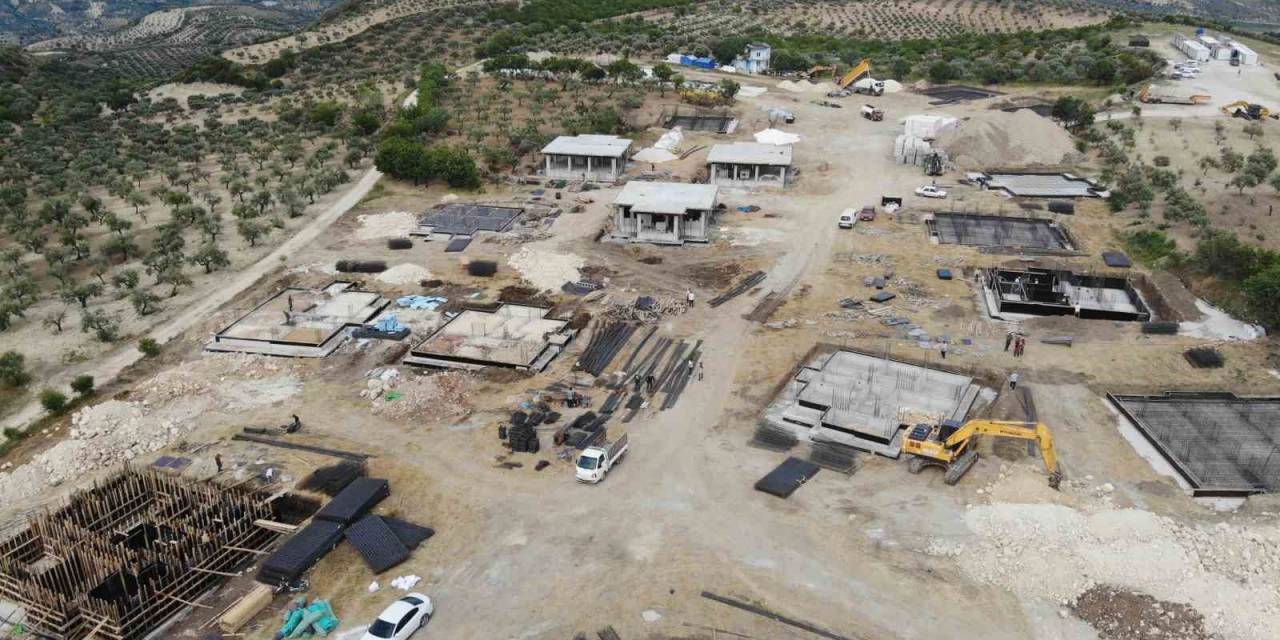 Depremin En Büyük Yıkımı Yaptığı Hatay’da, Köy Evleri De Yükseliyor