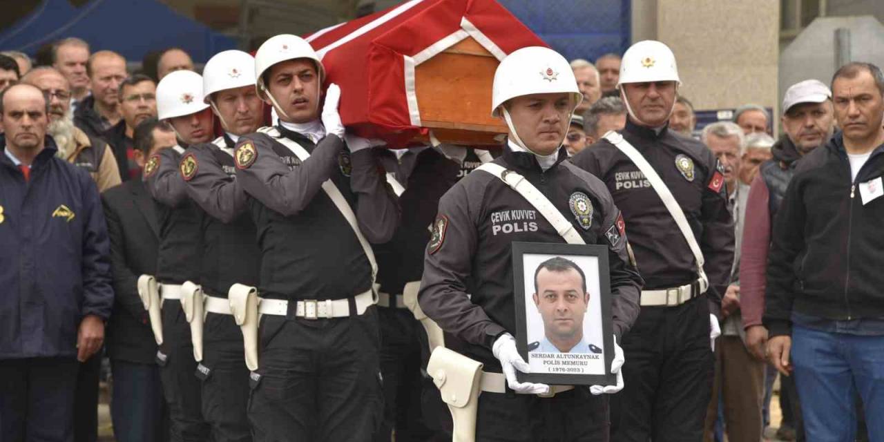 Kalp Krizinden Hayatını Kaybeden Polis İçin Tören Düzenlendi