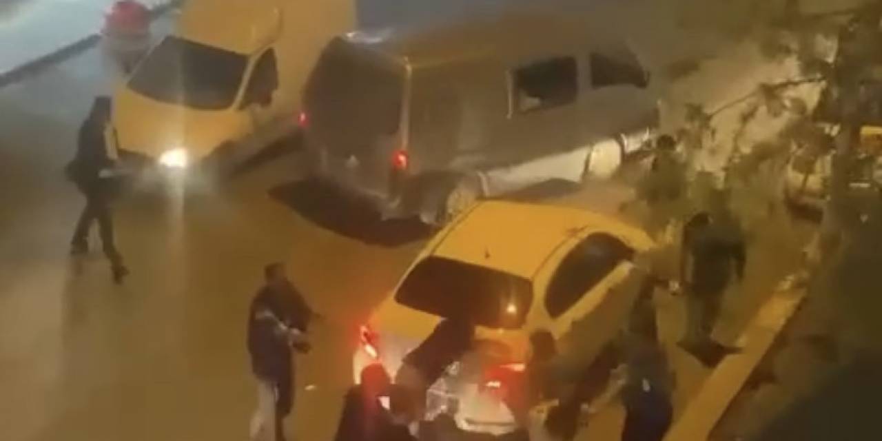 Bursa’da ‘yol Verme’ Kavgası, Ringleri Aratmadı