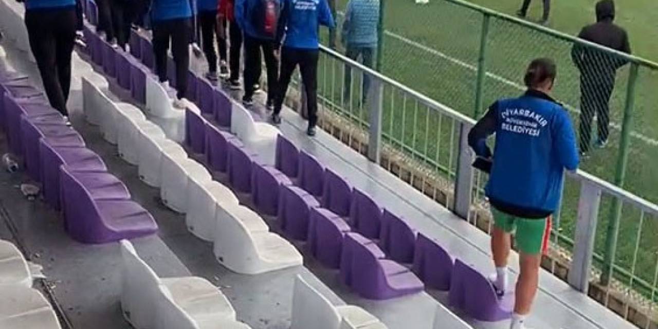 Liseler Arası Futbol Turnuvasında Tekmeli-yumruklu Kavga