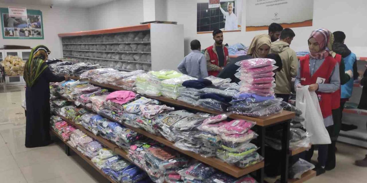 Kızılay Sosyal Market İle Depremzedelerin Yanında