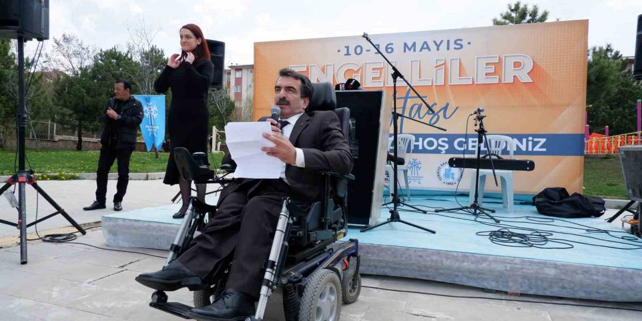 Engelliler Gönüllerince Eğlendi, İzleyenler Duygu Dolu Anlar Yaşadı