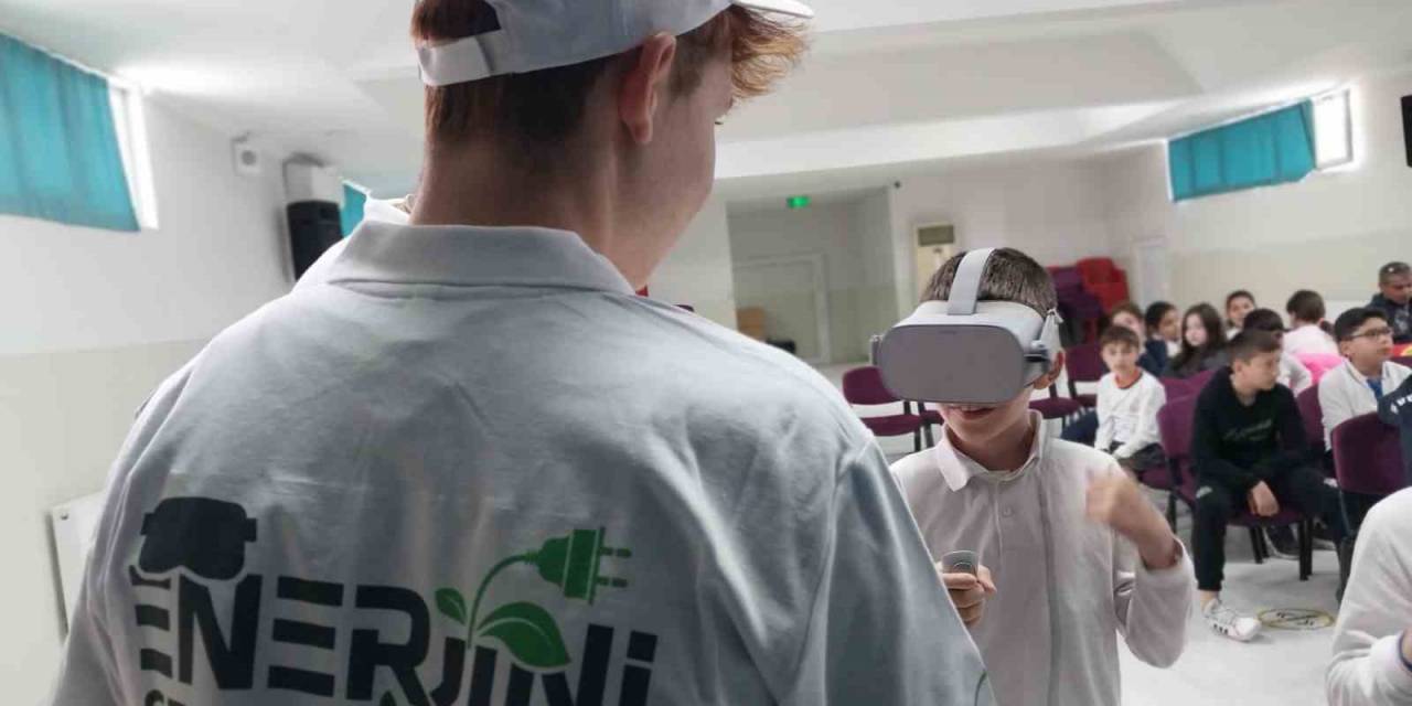 Uedaş, Vr Teknolojisi İle Enerjisini Geleceğe Taşıyor