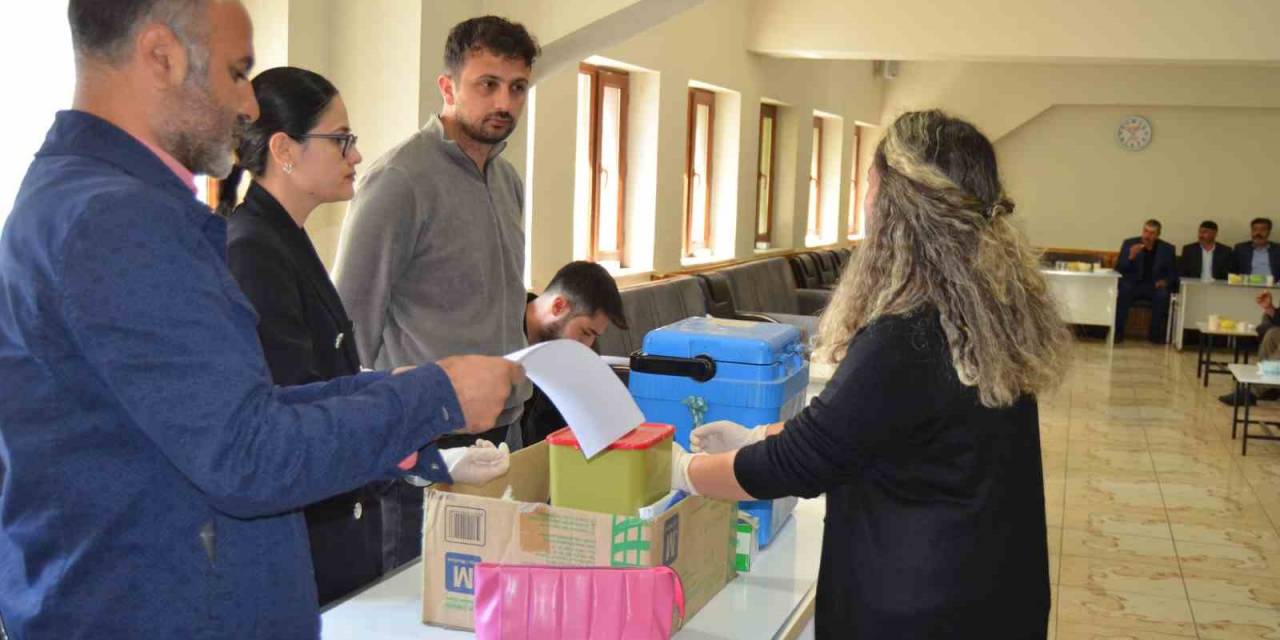Varto’da Hacı Adaylarını Bilgilendirme Ve Aşı Çalışması Yapıldı