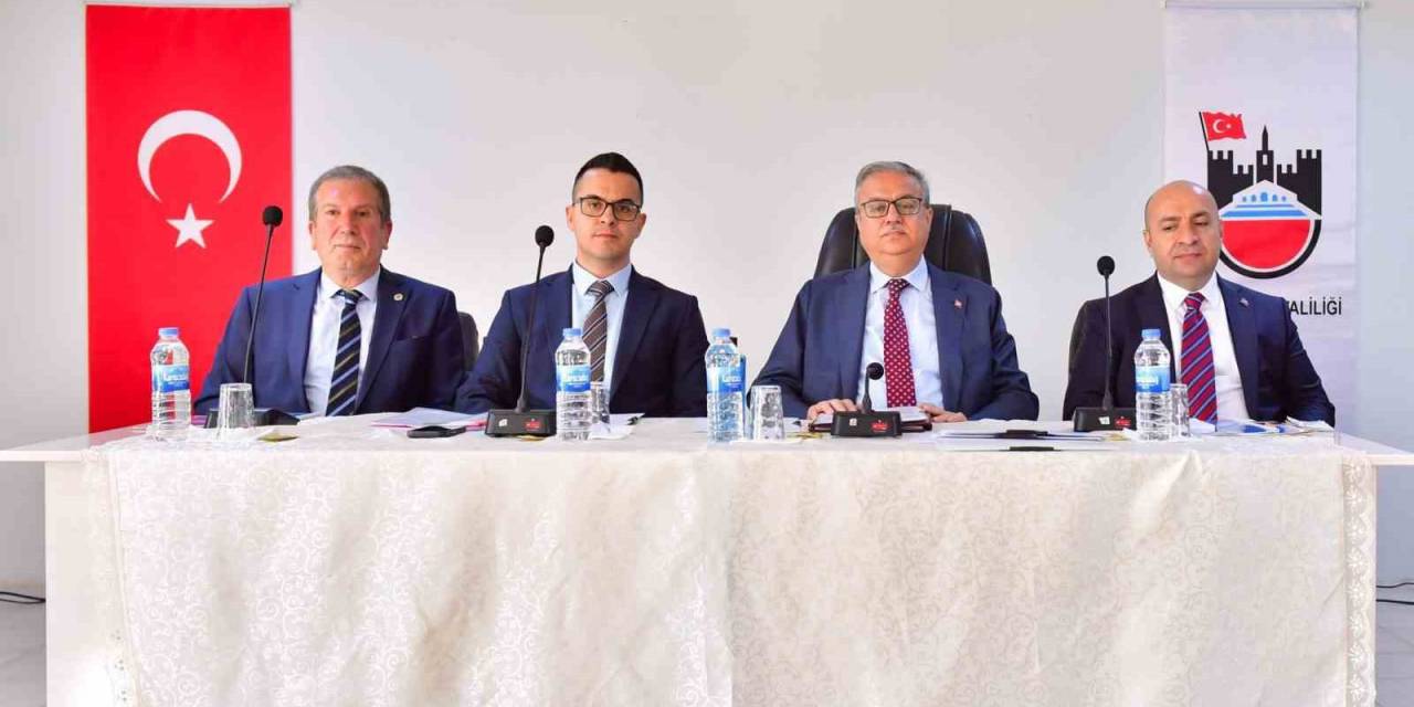 Vali Ali İhsan Su, Çüngüş Ve Çermik Muhtarlarıyla Bir Araya Geldi