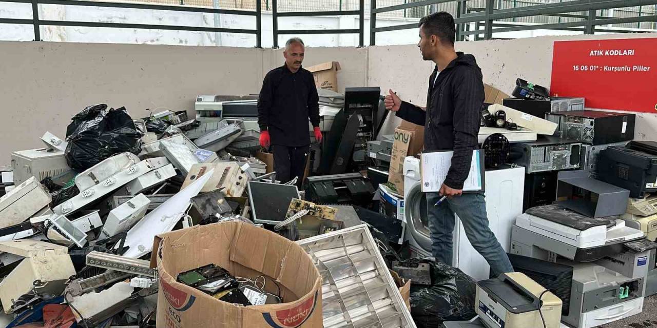 Çorum Belediyesi 3 Bin 480 Kilogram Elektronik Atığı Ekonomiye Kazandırdı