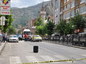 Yolun Ortasına Bırakılan Valiz Bomba Paniği Oluşturdu