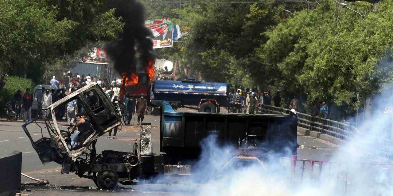 Pakistan’daki Protestolarda Can Kaybı 8’e Yükseldi