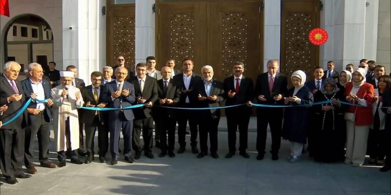 Cumhurbaşkanı Erdoğan, Necat Nasıroğlu Külliyesi’nin Açılışını Gerçekleştirdi