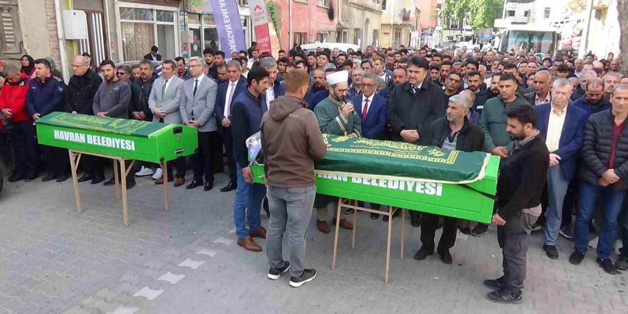 Yangında Ölen Kahraman Baba Ve Kızı Son Yolculuklarına Uğurlandı