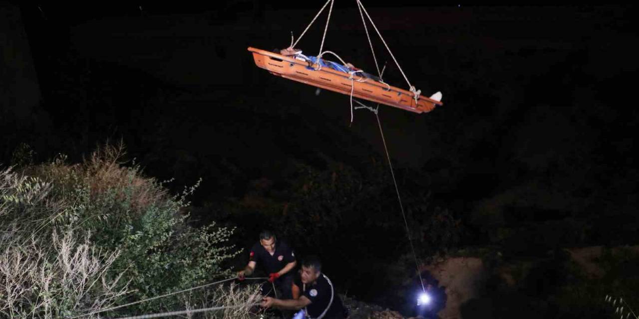 Kayıp Olan Bilgisayar Teknisyeni, 30 Metre Yamaçtan Yuvarlanmış Halde Yaralı Olarak Bulundu