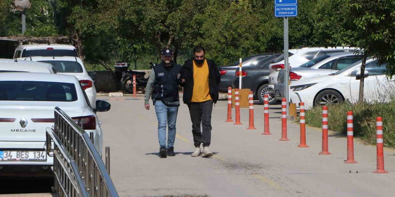 Bir Araca 12 Kaçak Göçmen Sığdırmışlar: 3 Şüpheli Tutuklandı