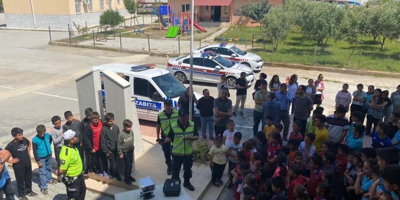Trafik Ekipleri 380 Öğrenciye Ve 32 Öğretmene Trafik Eğitim Semineri Verdi