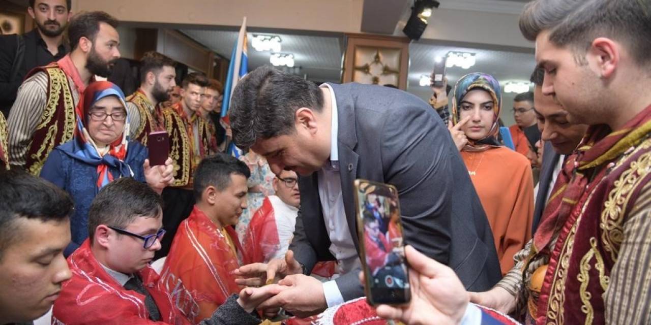 Kahramankazan’da Engelli Gençlere Asker Kınası Yakıldı