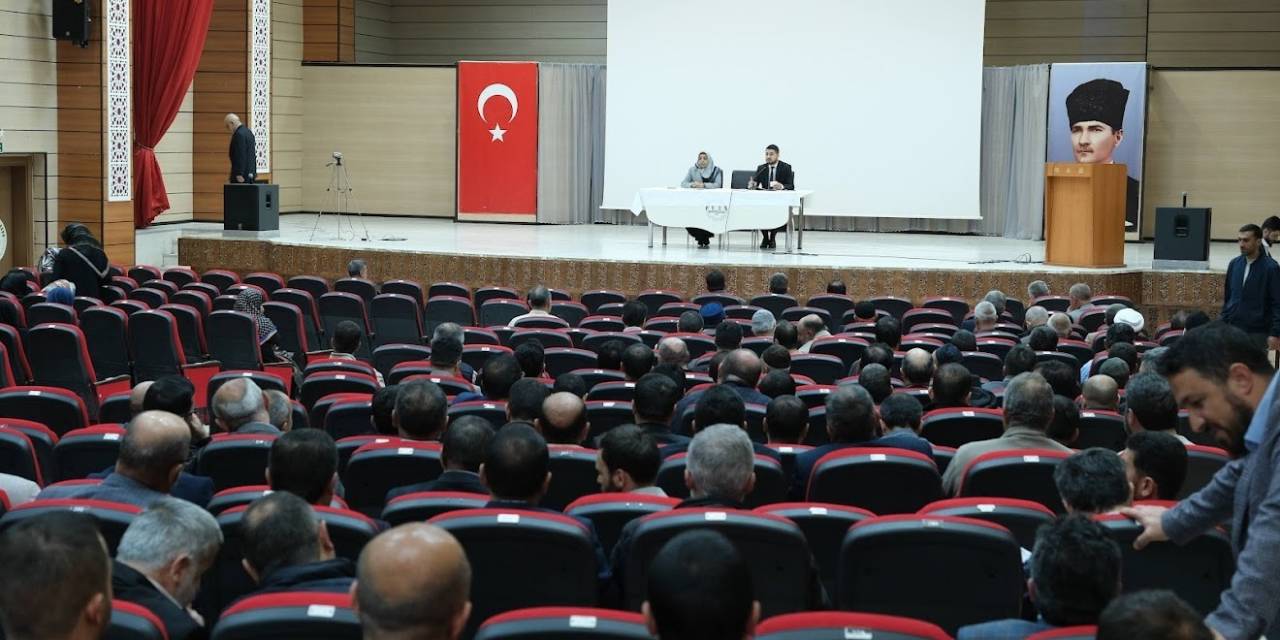 Erzincan’da “en Güvenli Sığınağımız Aile” Konulu Konferans Verildi