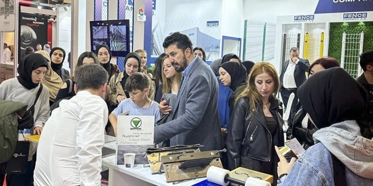 Subü’lü Öğrenciler Tüyap Fuarı’nda Yenilikleri İncelediler