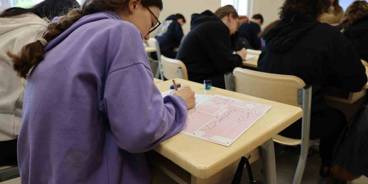 Darıca’da Öğrencilere Ücretsiz Deneme Sınavı