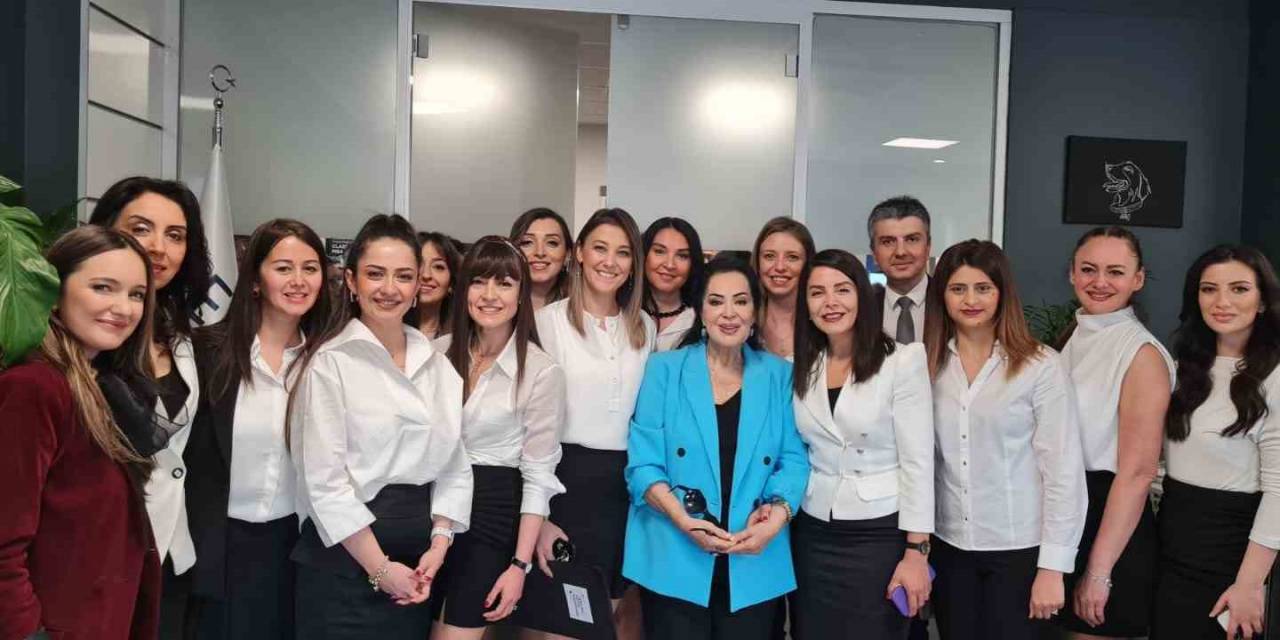 Türkan Şoray Anneler Günü Söyleşisinde Mba Okulları Öğrencileriyle Buluştu