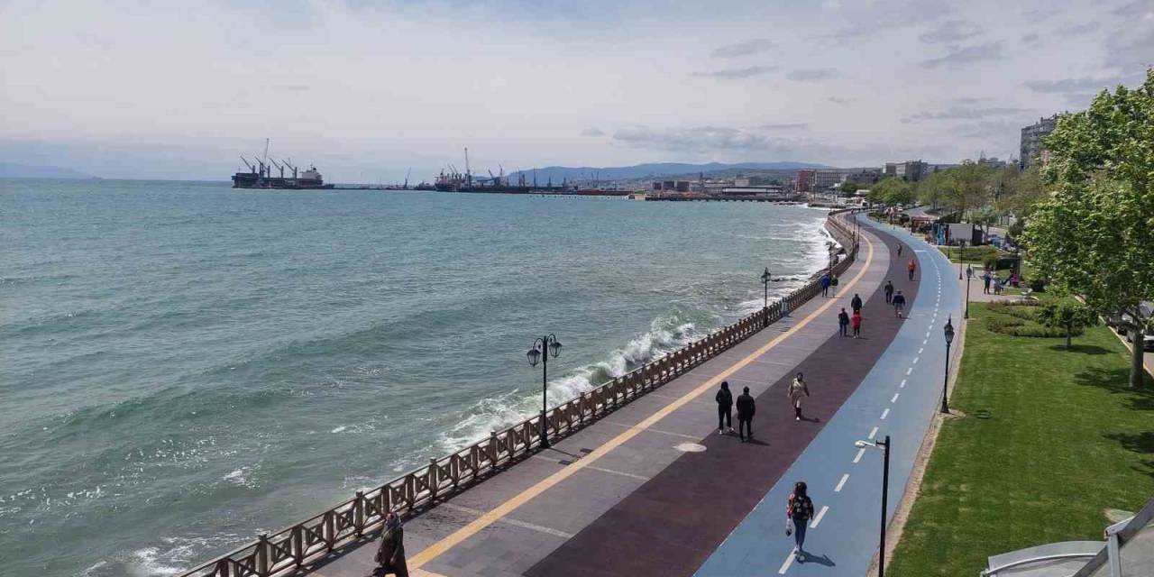 Marmara Denizi Ulaşımına Poyraz Engeli