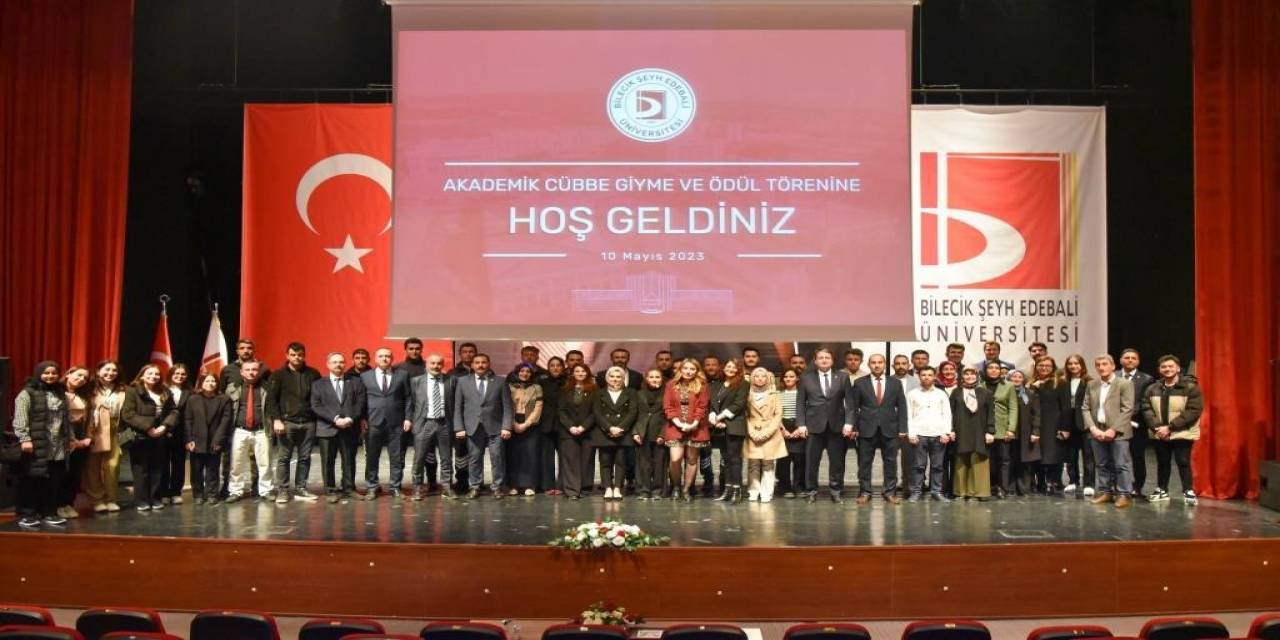 Bşeü’de ‘akademik Cübbe Giyme Ve Ödül Töreni’ Yapıldı