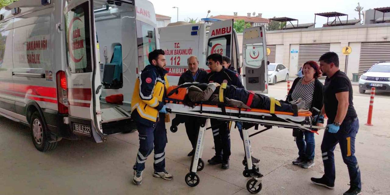 Geri Manevra Yapan Kamyonet Öğrencinin Üzerinden Geçti