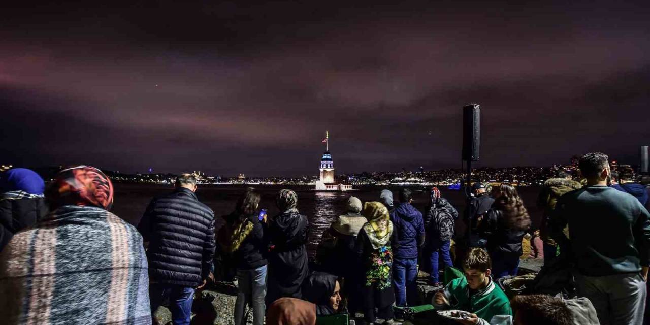 Kız Kulesi Işık Gösterileriyle Yeniden İstanbullularla Buluştu