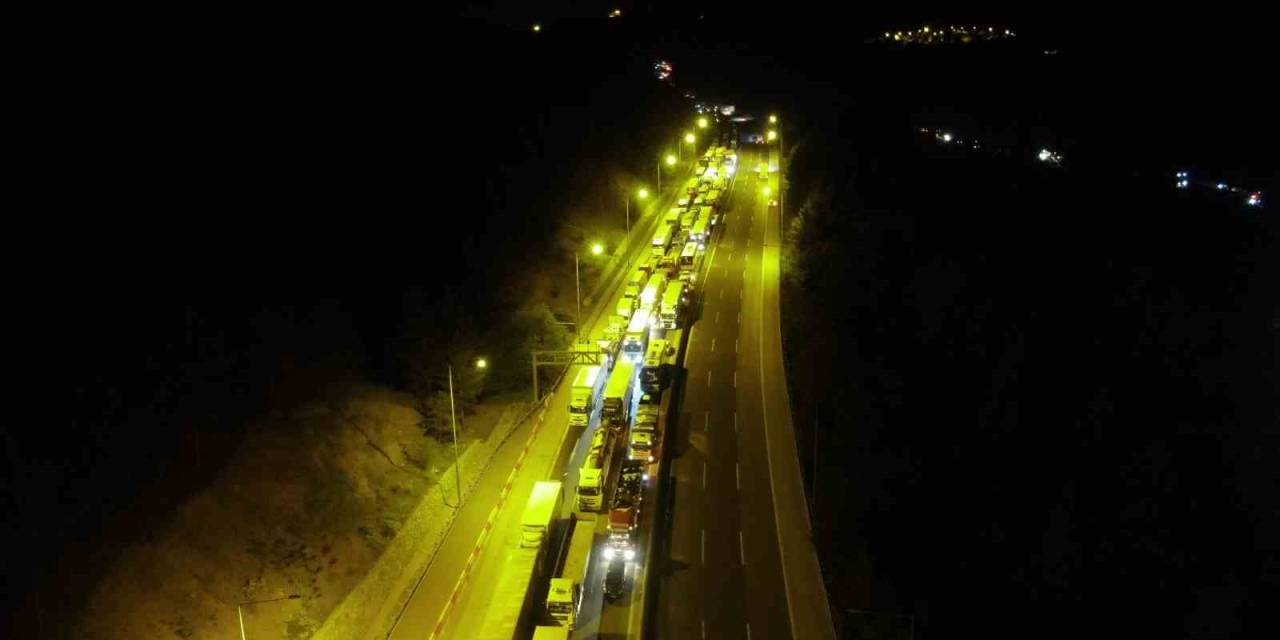 Adana’da 13 Aracın Karıştığı Kazada Kapanan Otoyol Ulaşıma Açıldı