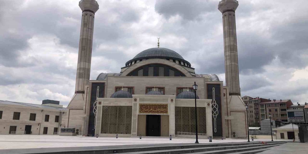 Aynı Anda 3 Bin 600 Kişi İbadet Edecek