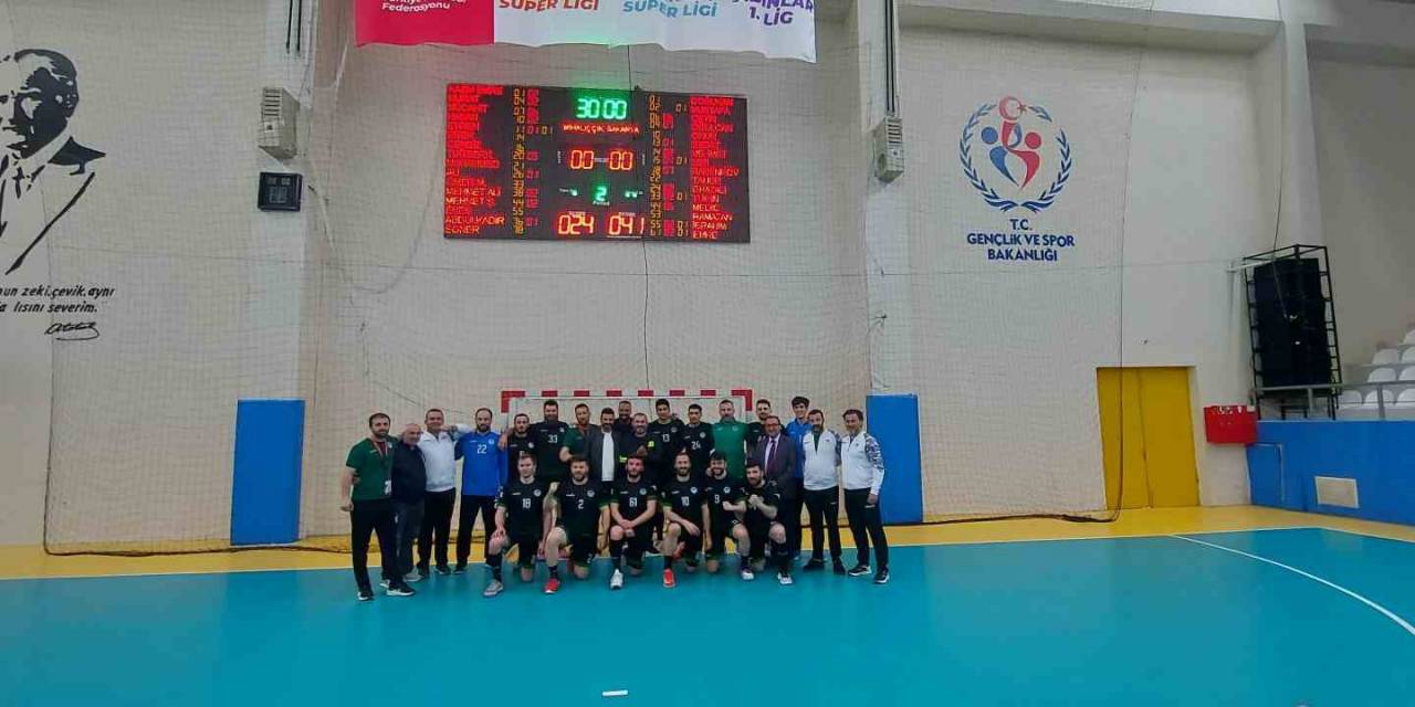 Büyükşehir Hentbol Seride 1-0 Öne Geçti