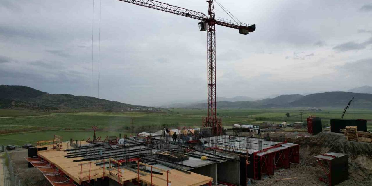 Depremin Merkezinde Yapımına Başlanan Konutlarda Hummalı Çalışma Sürüyor